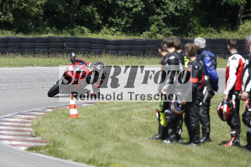 Archiv-2025/27 12.06.2025 Ducati Schweiz Trackday Warmup  ADR/Impressionen